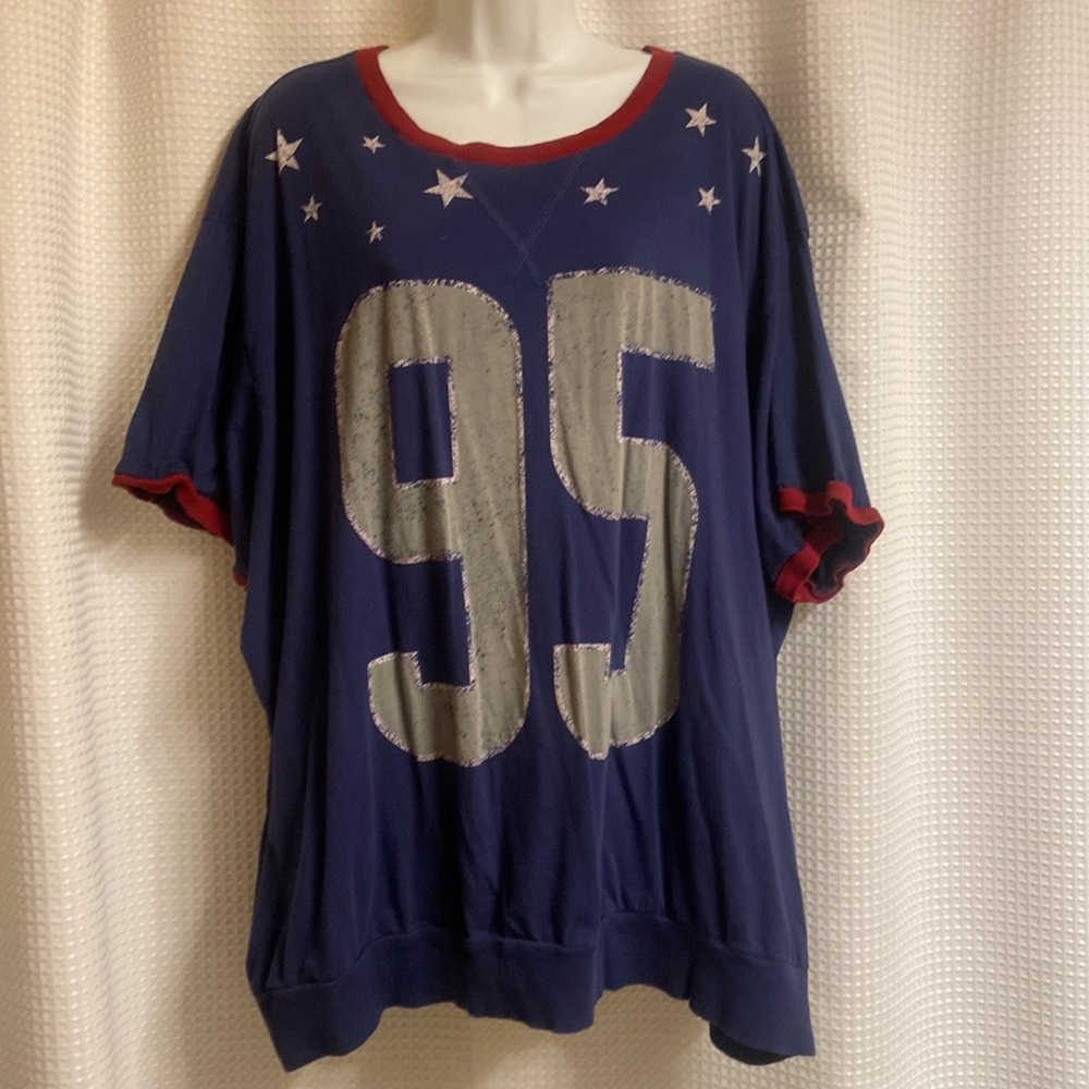 Torrid classic fit Tshirt size 4 althletic football #95